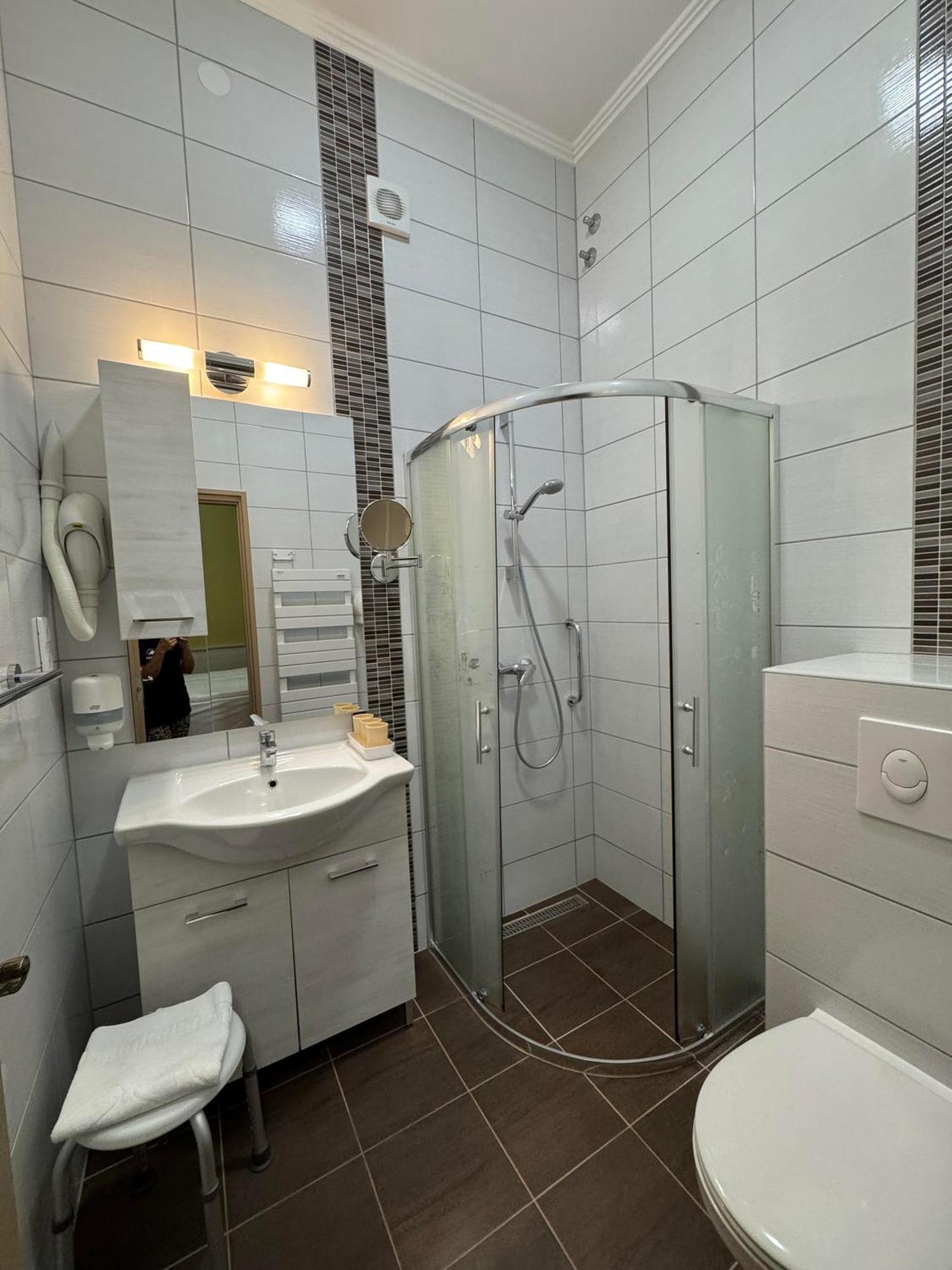 Szem-S Vendeghaz Hotell Balatonszárszó Eksteriør bilde